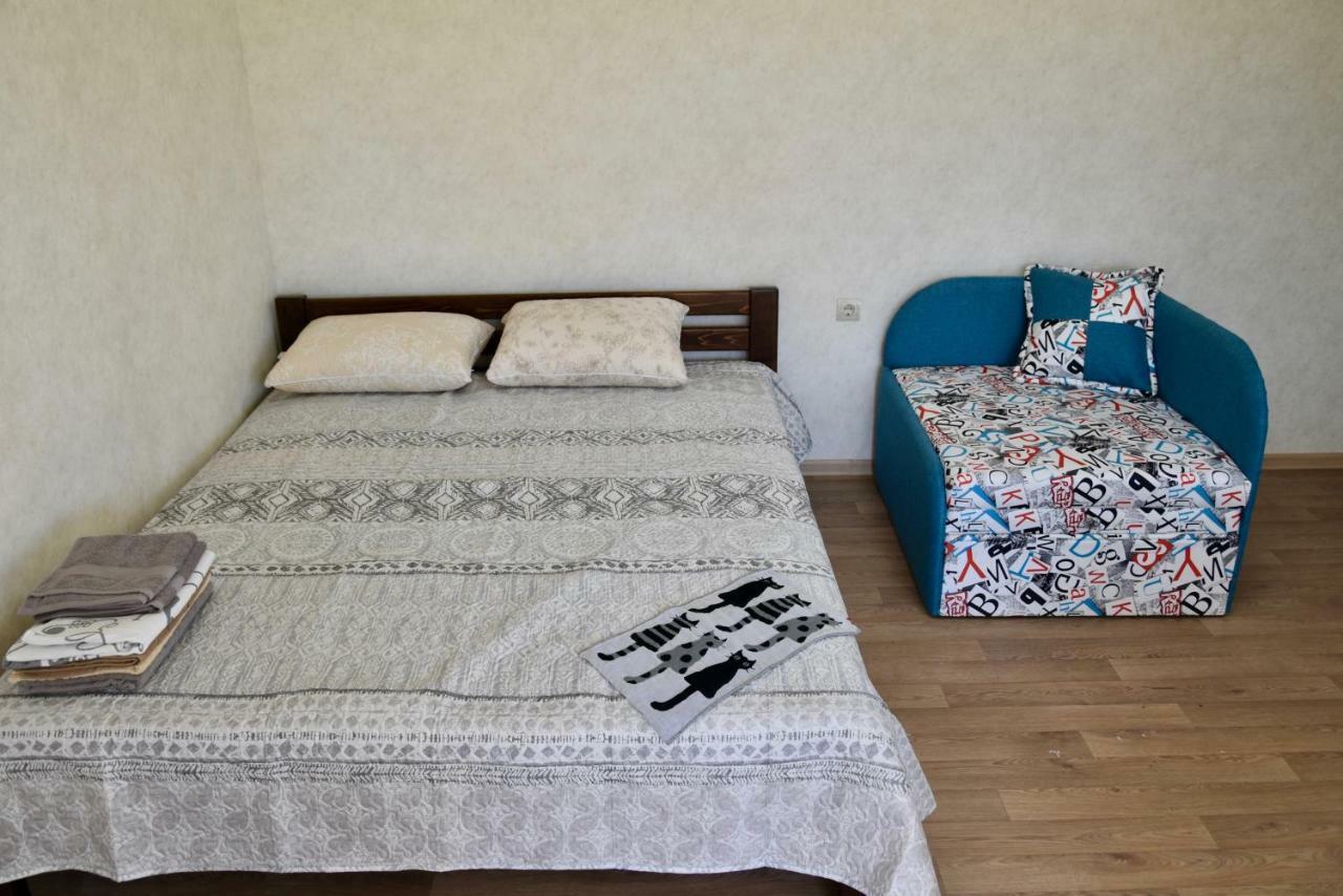 Три Кошки Hotell Tsjornomorsk Eksteriør bilde