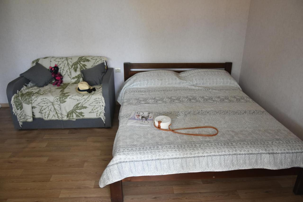 Три Кошки Hotell Tsjornomorsk Eksteriør bilde